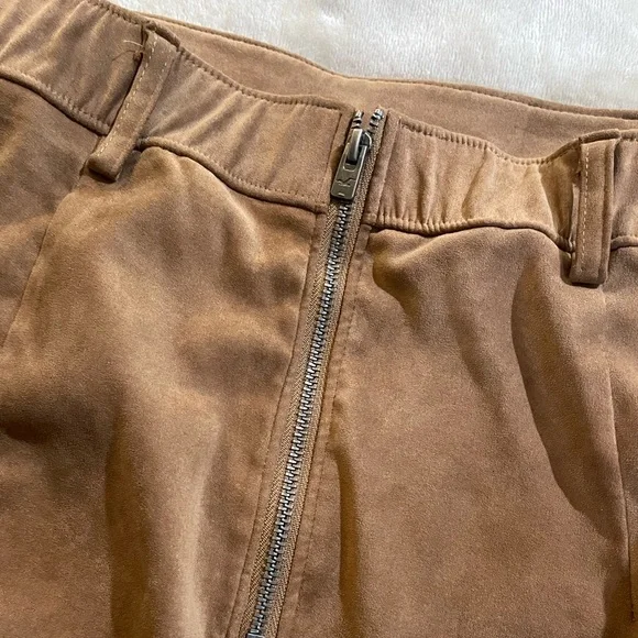 Hollister Suede Skirt - Picture 5 of 5